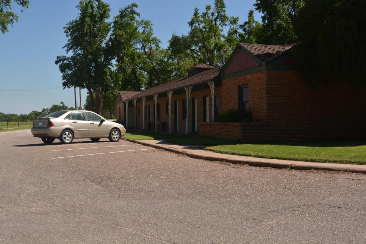 The Evergreen Motel In Kansas Pratt Zewnętrze zdjęcie